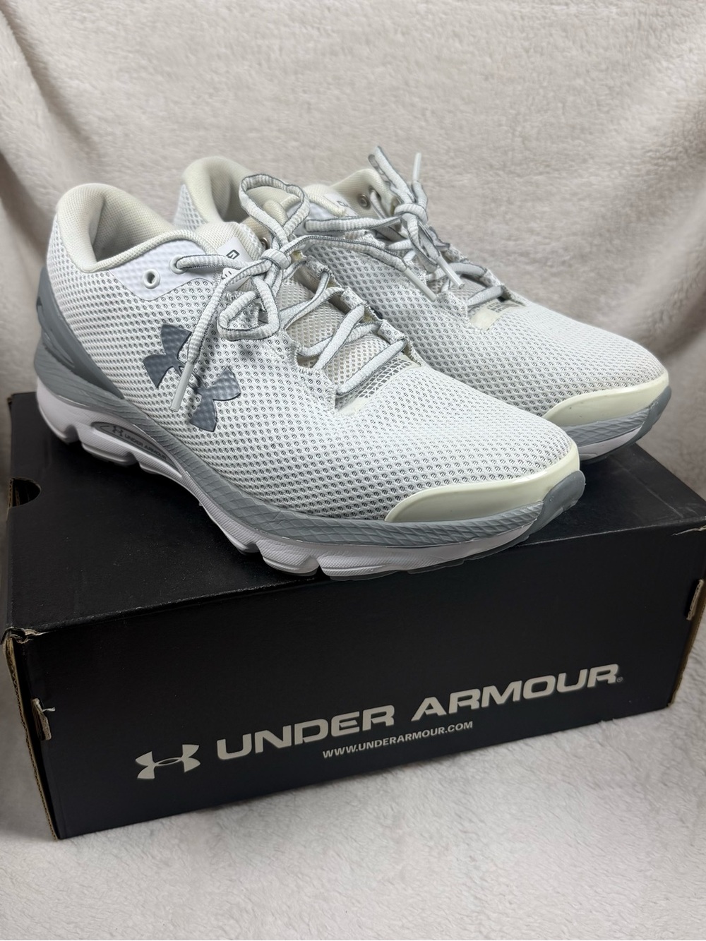 Under Armour Men's White and Light Gray Mesh Running Sneakers